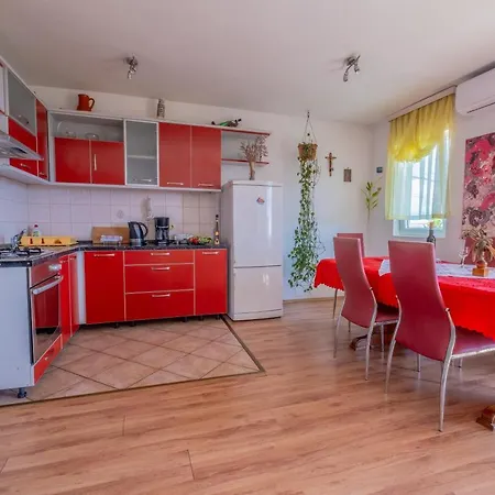 Cozy Apartments With Sea View Novi Vinodolski Exterior photo
