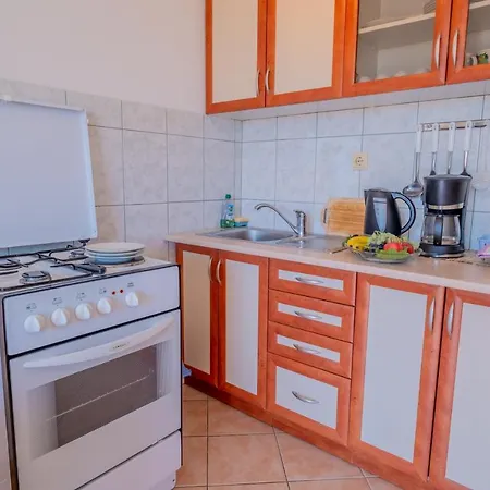 Cozy Apartments With Sea View Novi Vinodolski Exterior photo