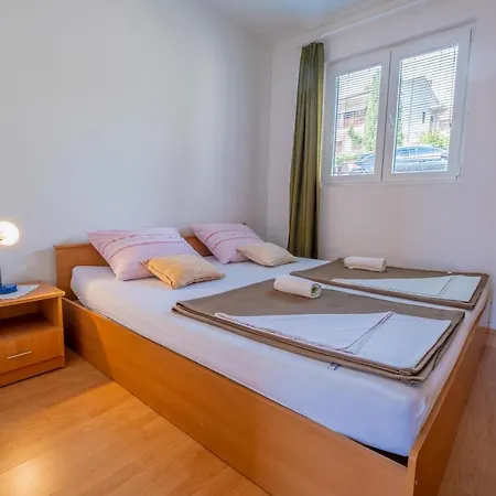 Cozy Apartments With Sea View Novi Vinodolski Exterior photo