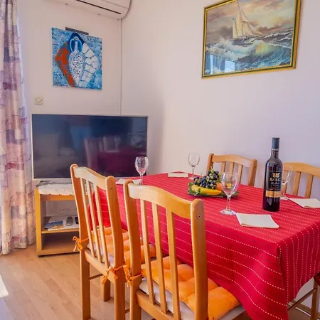 Cozy Apartments With Sea View Novi Vinodolski Exterior photo