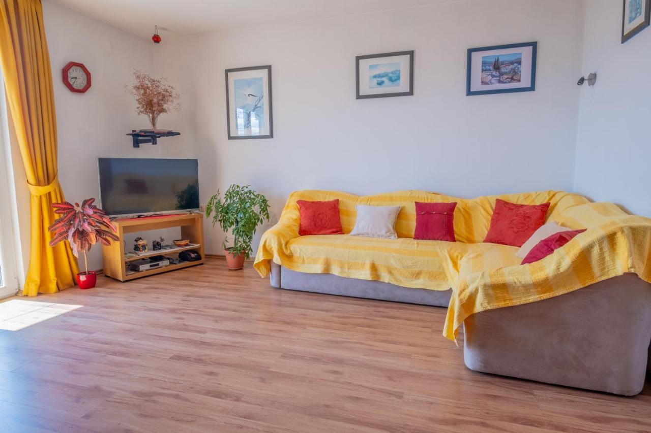 Cozy With Sea View